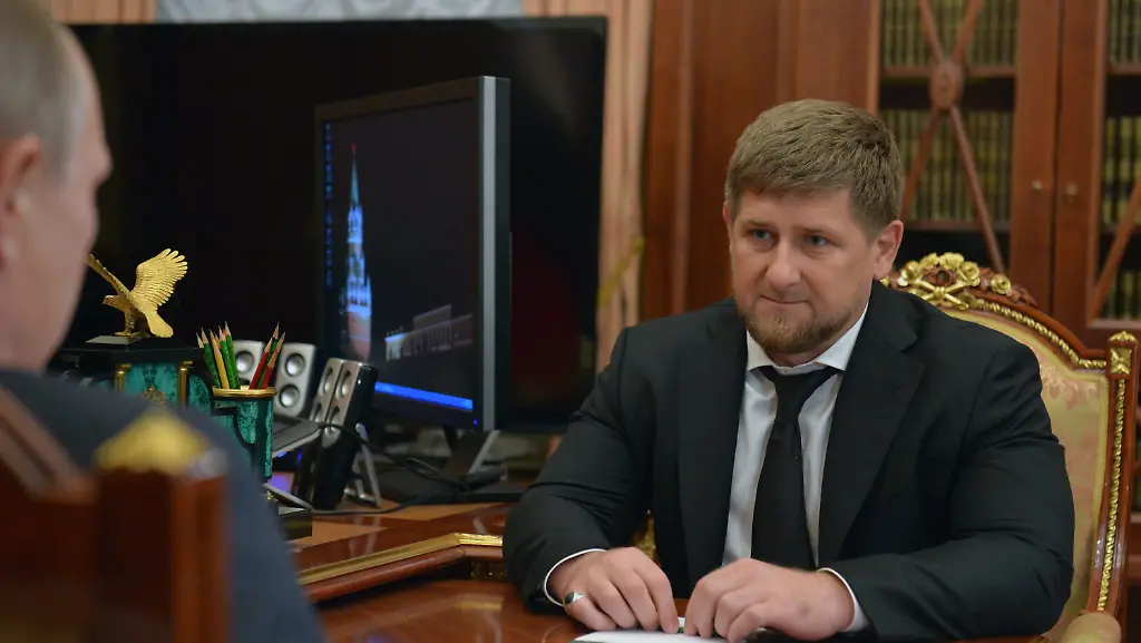 6f65bb24b11fdc351fbd0d73bc12fdaf