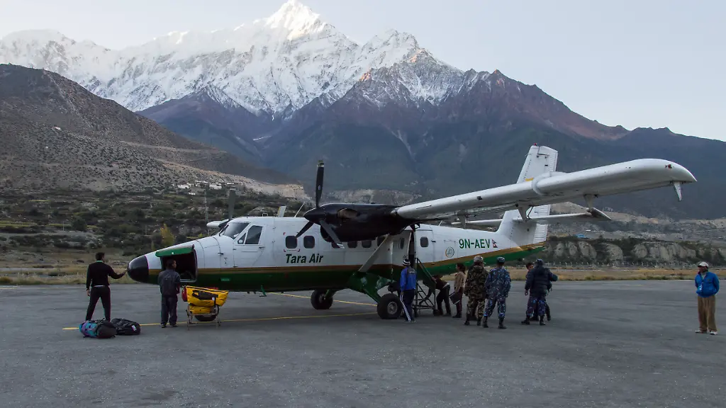 Tara-Air-Twin-Otter-in-Jomsom