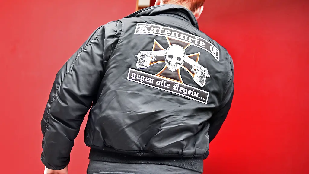 8e1a4bff1eb484fb2c3ed8219dbd055a