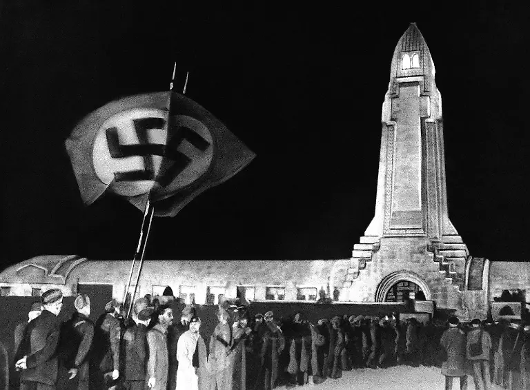 17-Mythos-The-Swastika-flying-by-the-Verdun-War-Memorial-in-1936-when-an-international-delegation-of-war-veterans-met-to-commemorate-the-battle