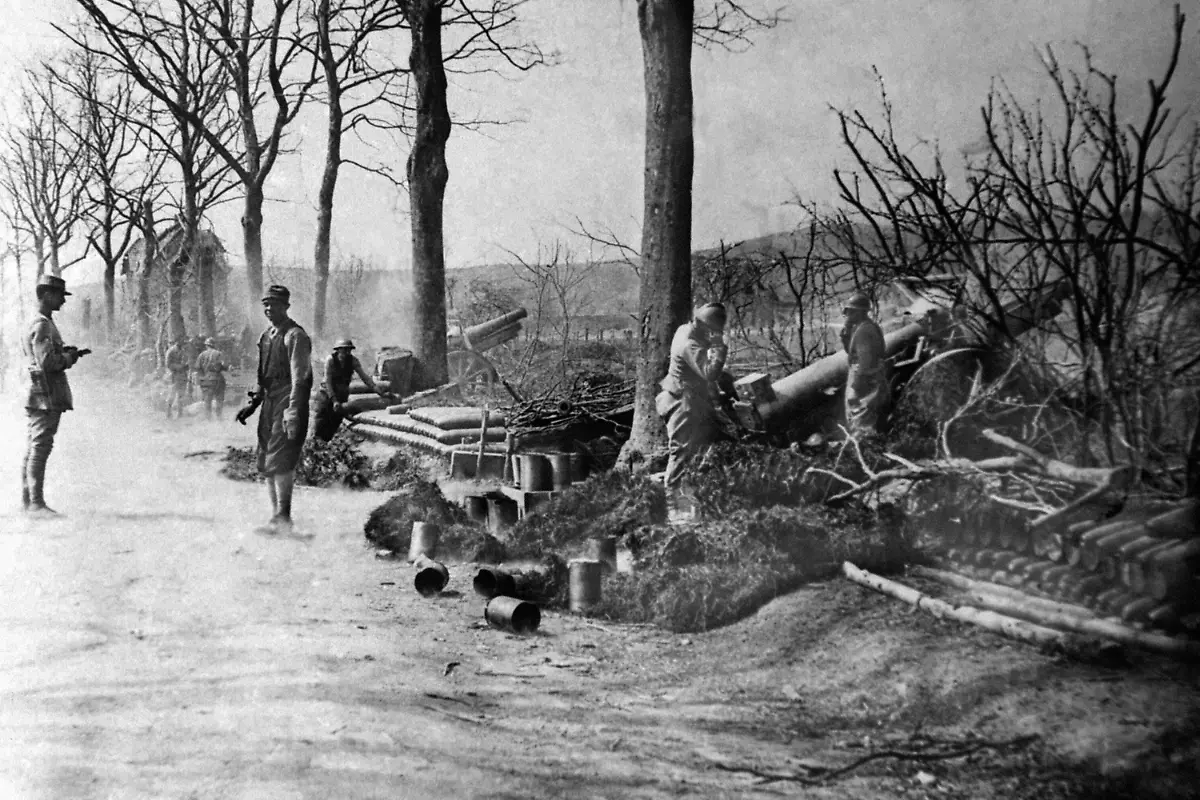 8-A-section-of-French-heavy-artillery-pounding-the-German-lines-in-the-Meuse-region-on-the-Verdun-front-France-during-World-War-I-in-an-undated-photo-AP-Photo
