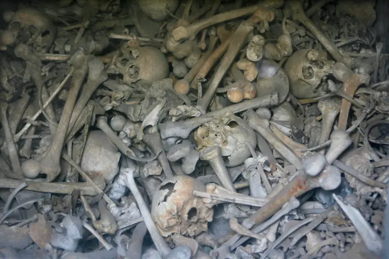 3-Douaumont-s-World-War-1-cemetery-2