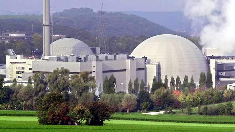 Block I und II liegen in direkter Nachbarschaft: Blick auf das Kernkraftwerk am Standort Neckarwestheim (Archivbild).