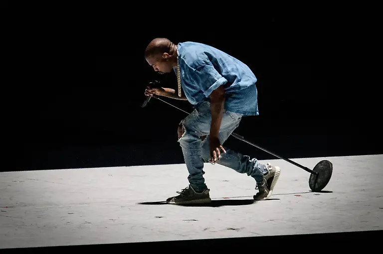 32caf0032e0b1440fcf762163e843365