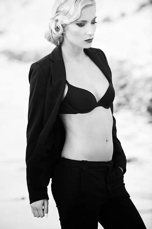 Miss-Internet5-683x1024