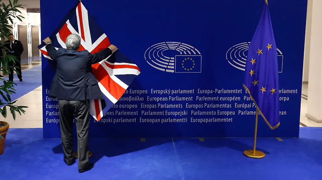 5e1e5b2a1633dbae6775cf9ec3dfe5f7