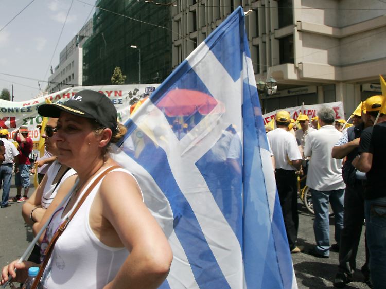 Die Schuldenkrise in Griechenland stellt den Euro auf eine harte Probe.
