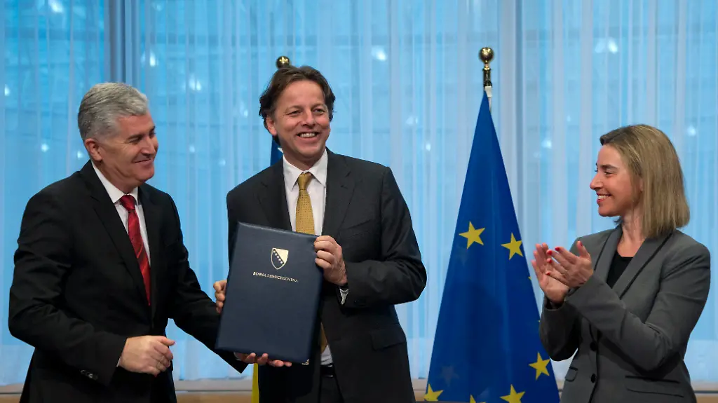 44296d372b67c85eab7bcebb36094840