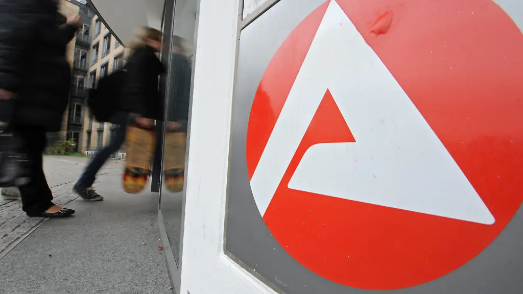 Das-Jobcenter-soll-in-Zukunft-den-Betroffenen-die-Leistungen-versagen-duerfen-bis-die-noetigen-Unterlagen-vorliegen