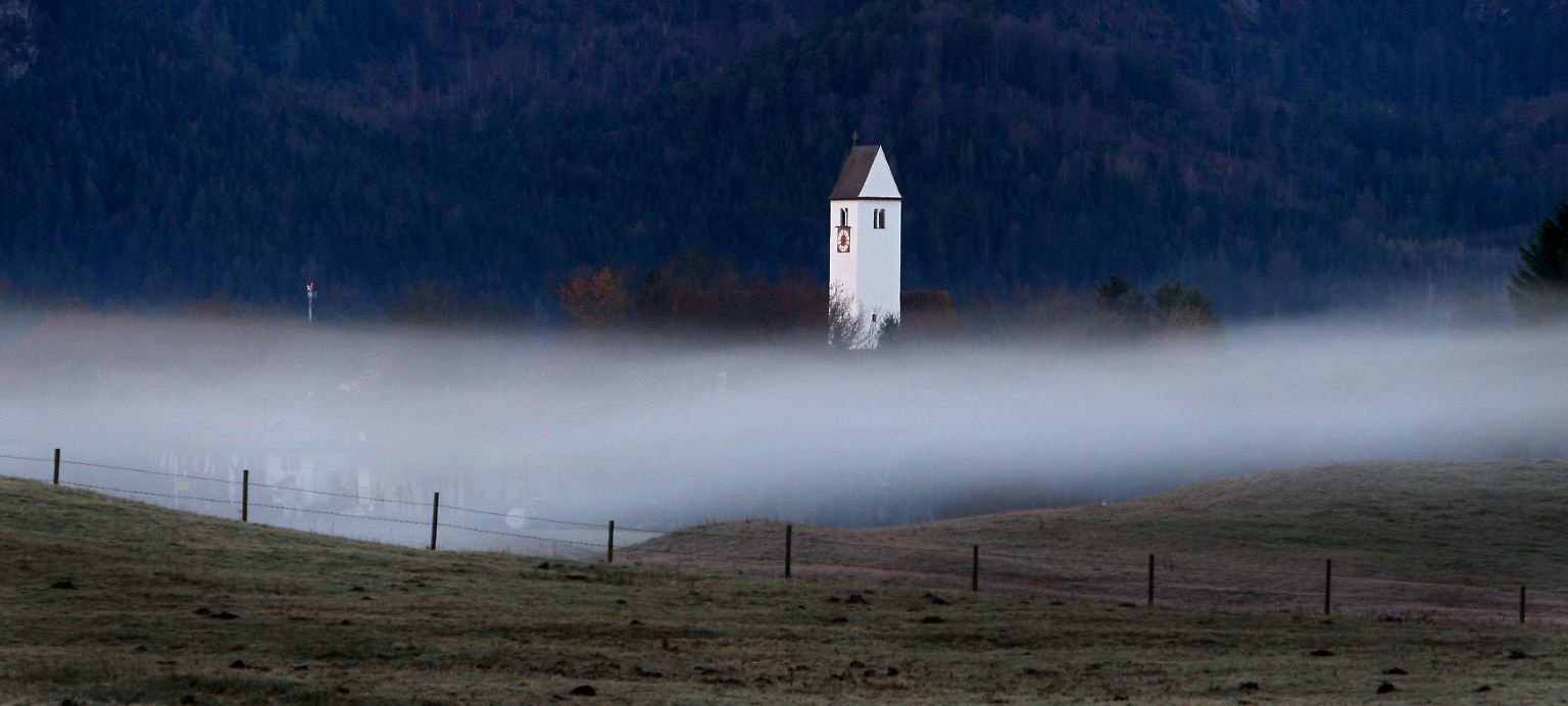Zu Pfingsten wird der Geburtstag der christlichen Kirche(n) gefeiert. "Als der Pfingsttag gekommen war, befanden sich alle am gleichen Ort", erzählt die Apostelgeschichte im Neuen Testament.