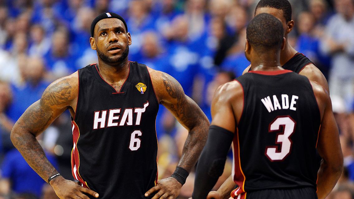 Erneut geschlagen: Die Miami-Superstars Dwyane Wade und LeBron James.