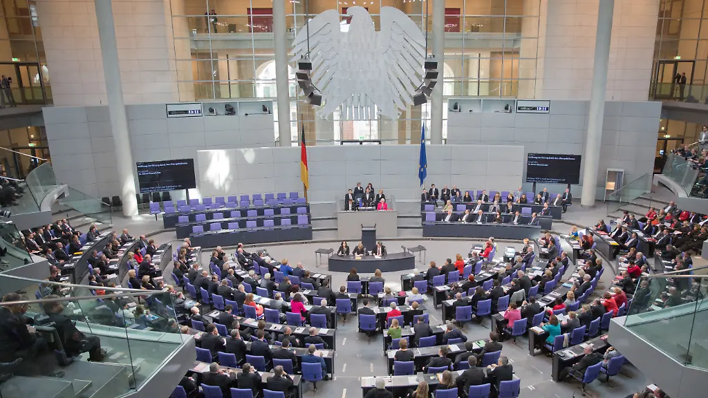 Jeder-Bundestagsabgeordnete-koennte-ab-Juli-250-Euro-mehr-im-Monat-verdienen-ganz-ohne-Diskussionen