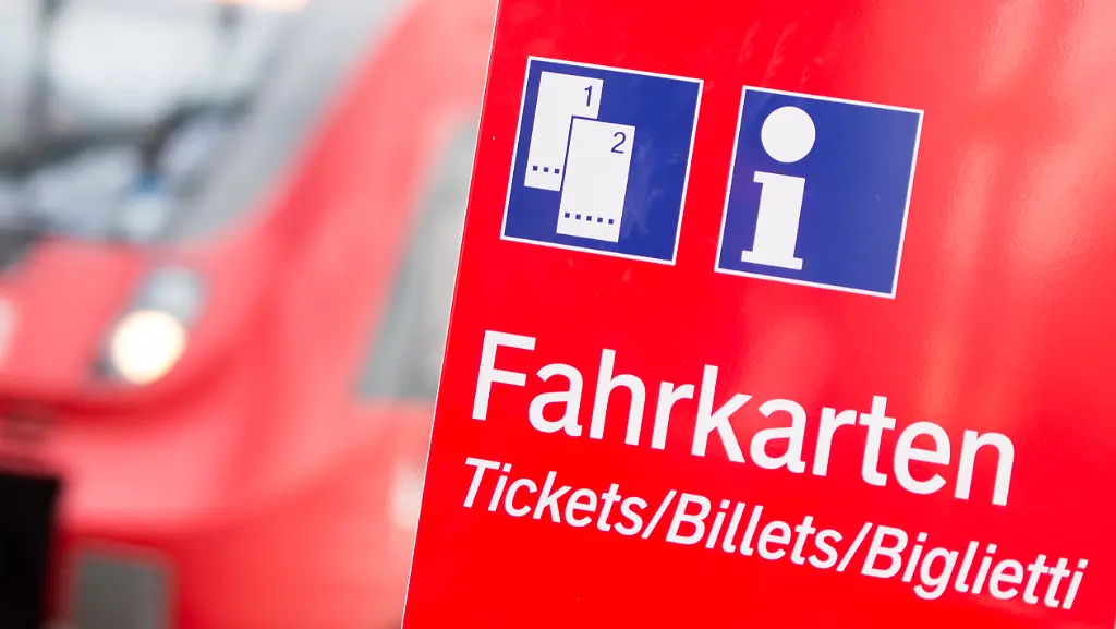 Mit-dauerhaften-Sparpreisen-will-die-Bahn-neue-Kunden-gewinnen-und-den-Fernbussen-trotzen