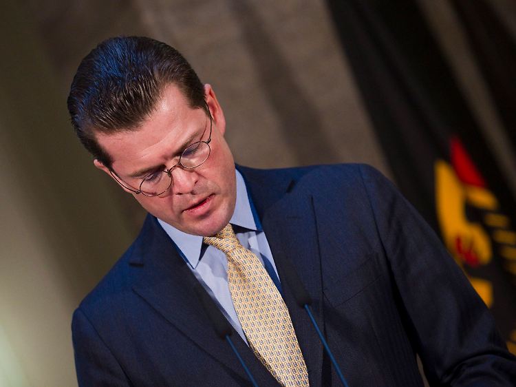 Karl-Theodor zu Guttenberg bei seiner Rücktrittserklärung am 1. März.