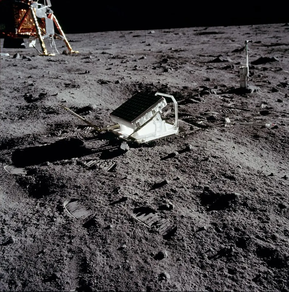 Apollo-11-Lunar-Laser-Ranging-Experiment