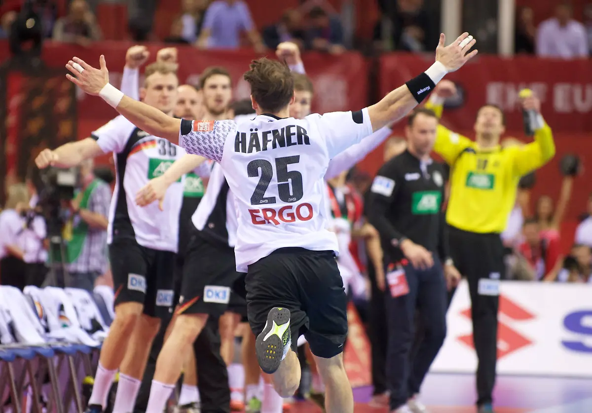 39bd92720a5541121eff79f5f3f79cc2