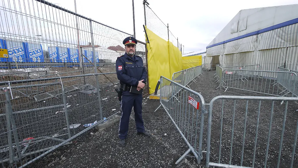 33e2438cc2cd1787e459e0f2b50a0427