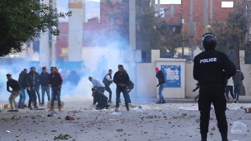 a27f5d7f9f61216dee241481925b37f8