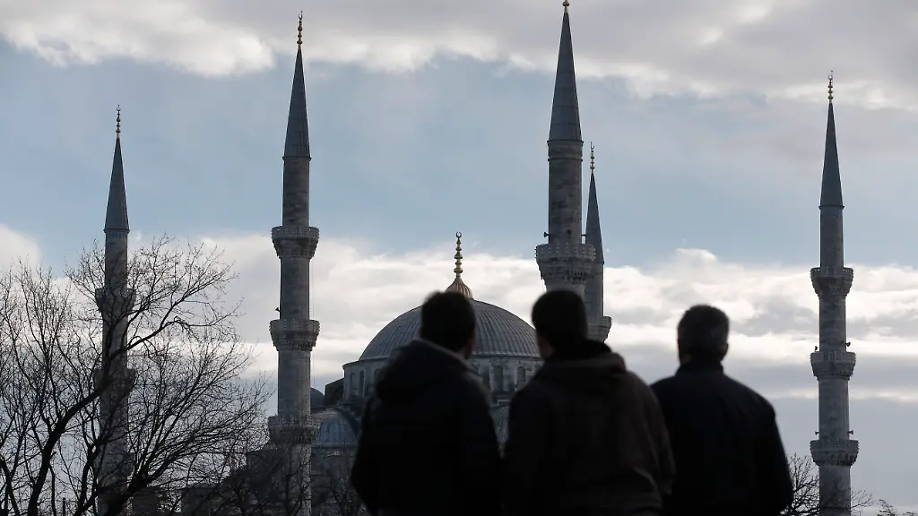 84675c2806f1631a8d2b9560cae4b32b