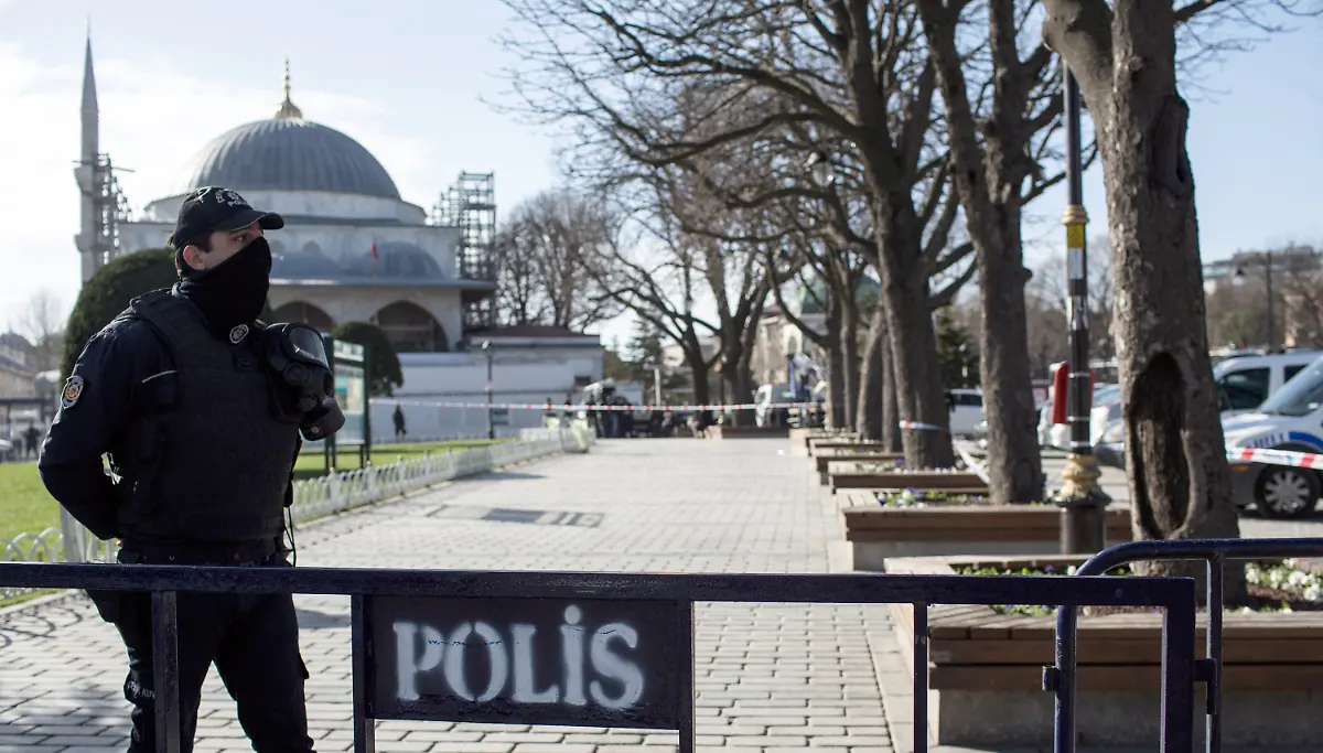 7021c8e3947b59bb92abec32de24441e