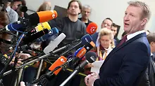 Schärfere Kontrollen an Karneval: NRW-Innenminister präsentiert Bericht zu Übergriffen in Köln