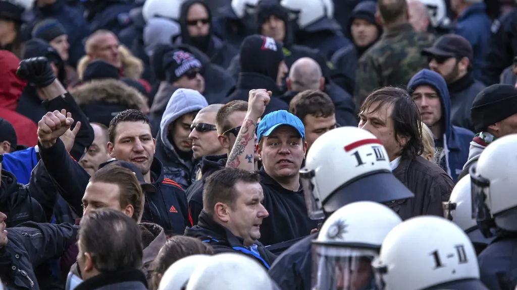 0da679a9fcd82a82fc4129f6e3d96445