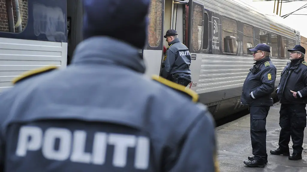 6f9f05679c3a0bfe2f26d6a2065d2298