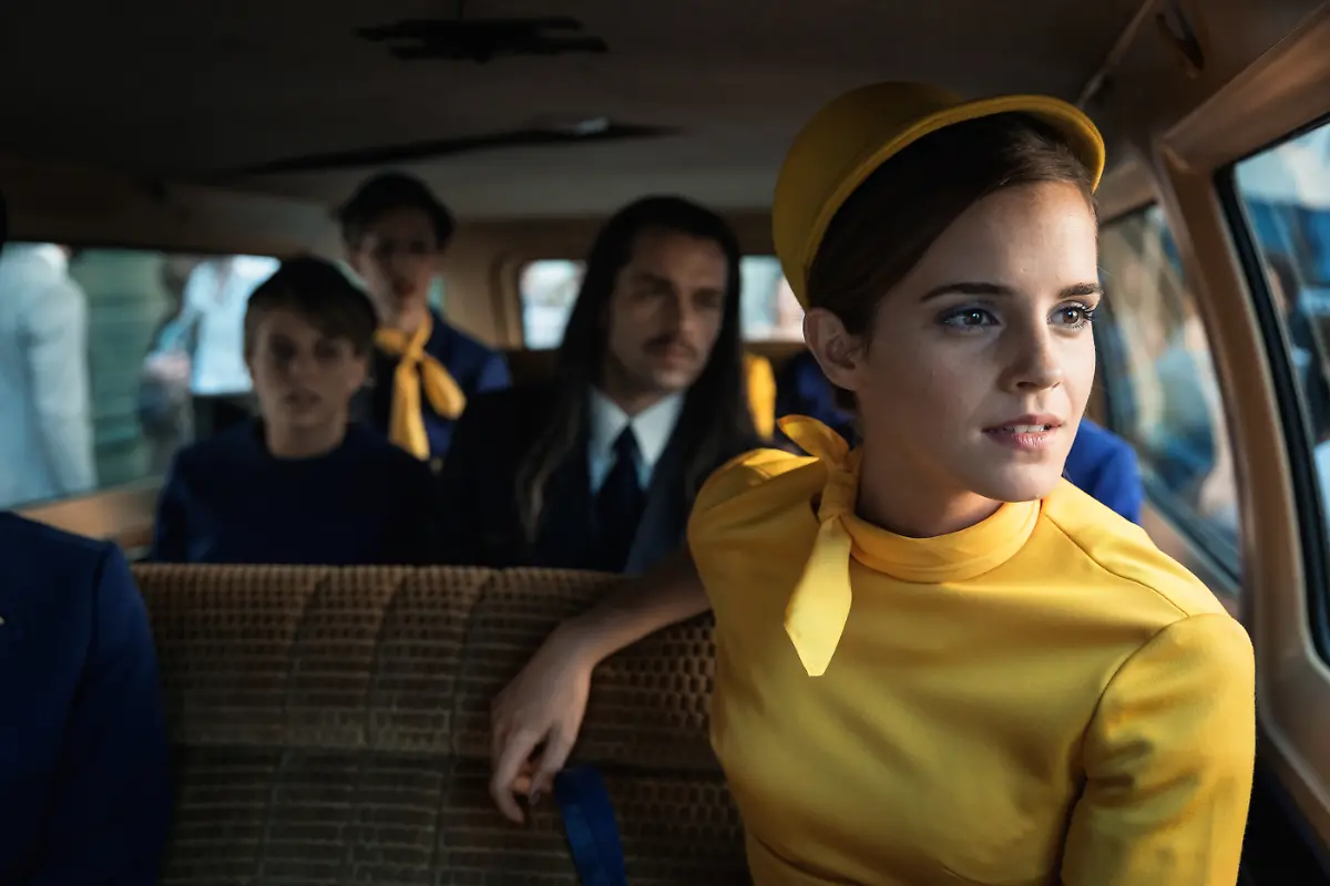 Die-Stewardess-Lena-Emma-Watson-ist-mit-ihrer-Crew-in-Chile-gelandet