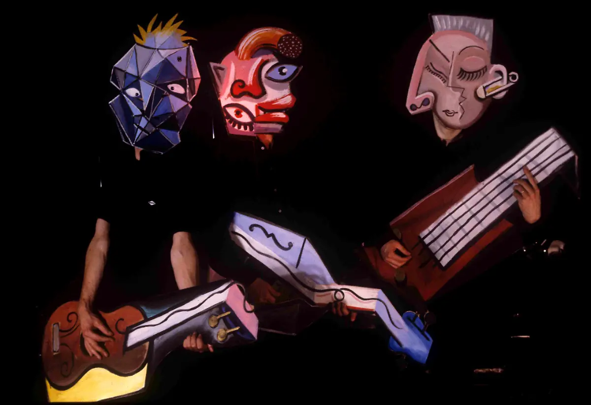 MKG-GenialeDilletanten-DerPlan-Es-ist-eine-Fremde-und-seltsame-Welt