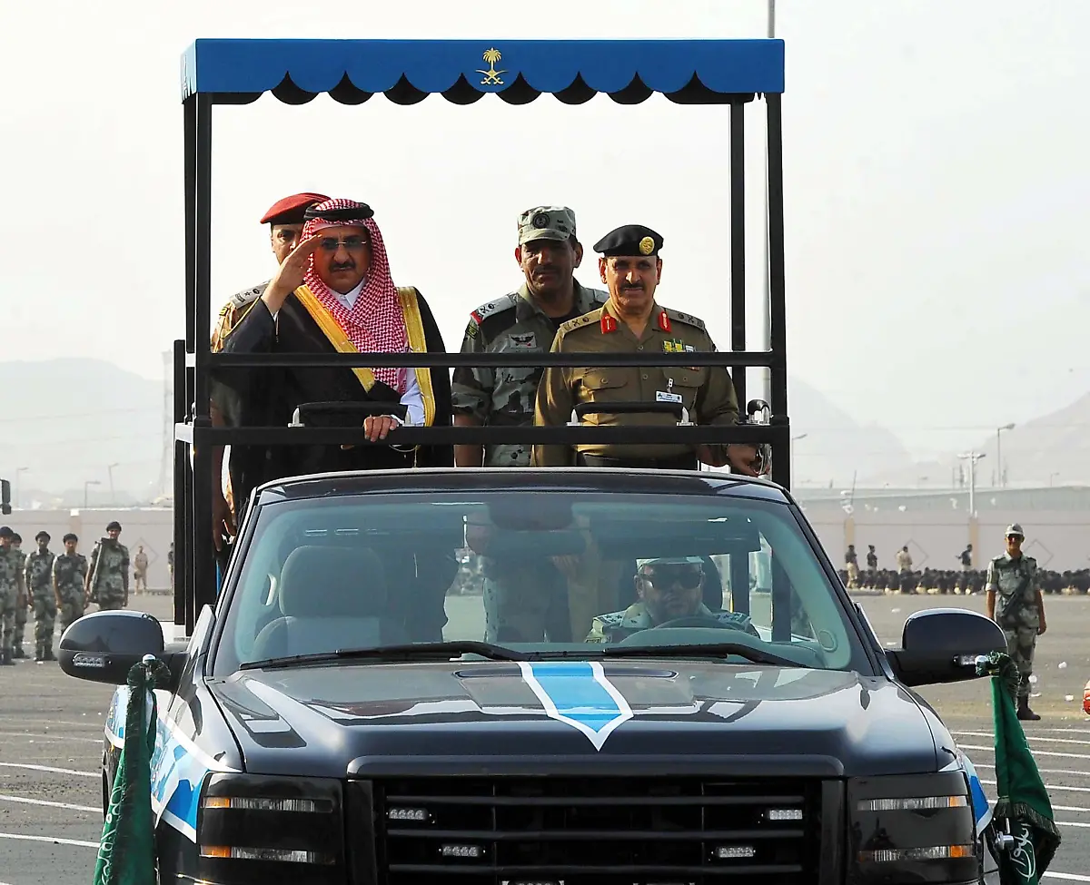 Mohammed-ibn-Naif-vorne-links