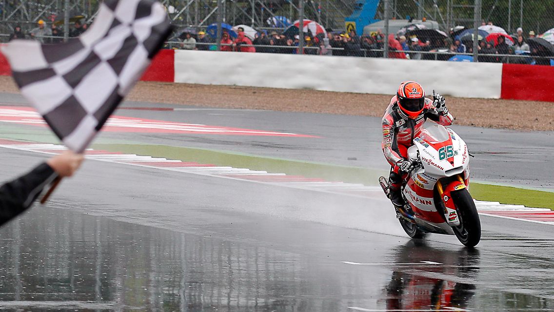 Sieg-Premiere im Regen: Bislang war Stefan Bradl nur erfolgreich gewesen, wenn die Strecke trocken war.
