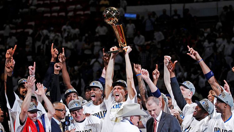 NBA-Champion 2011 - die Dallas Mavericks um Dirk Nowitzki.