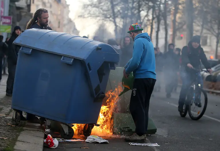 86729a1c8a3a1e1bb4ff295fbfde898f