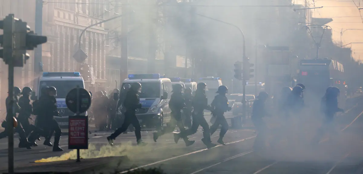 fcf97889a71e2d9b96ee307b4eb823cd