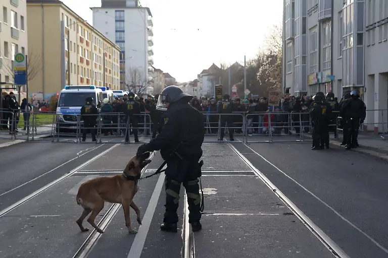 efb76bd530e53ad397f7e1a1c9bd836a