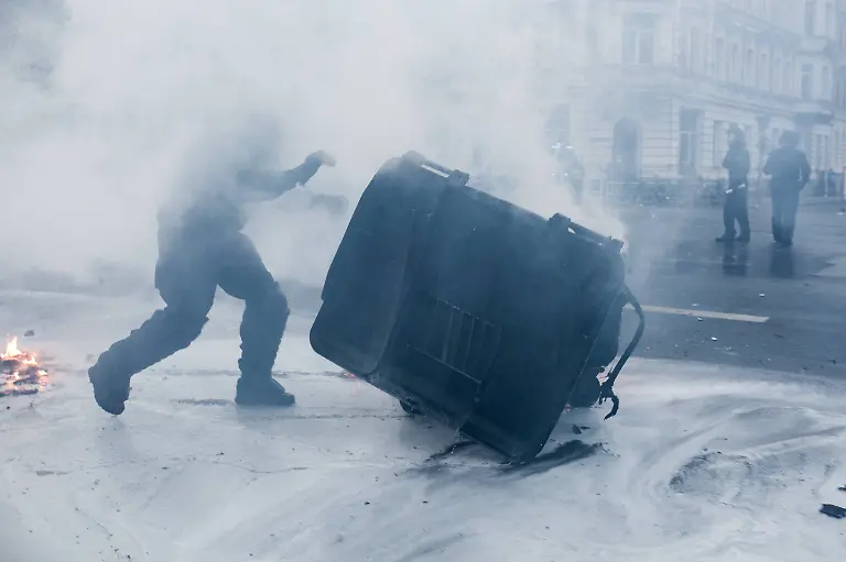 b94c8631f2b6a99ba34c33c96fadfd12