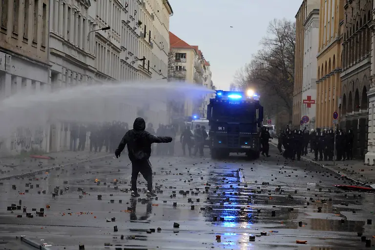 db649c7a091d77346128a4a60d261a7d