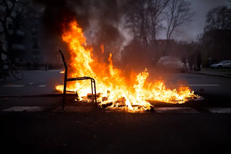 7521c26dc6e3f52847e450bd073f09ca