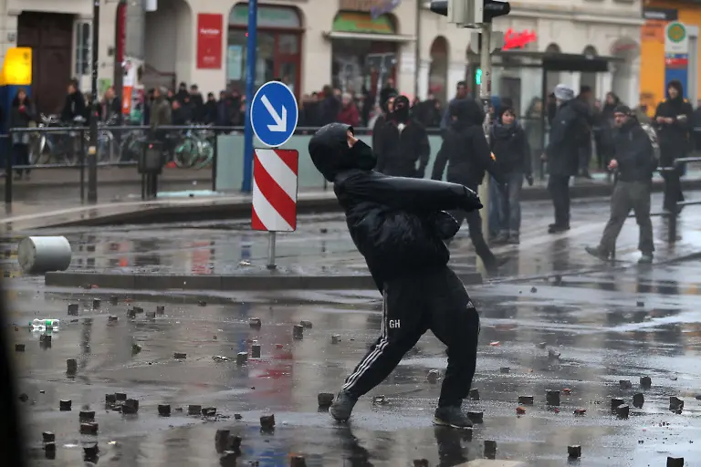 60ddbfea49c070ea9898b6af894796fe