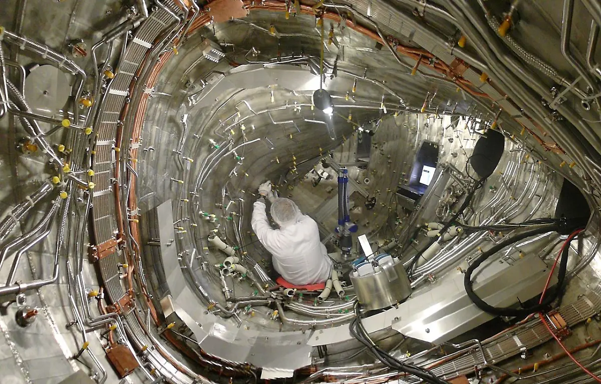 Wendelstein7-X-in-vessel-Dec2013