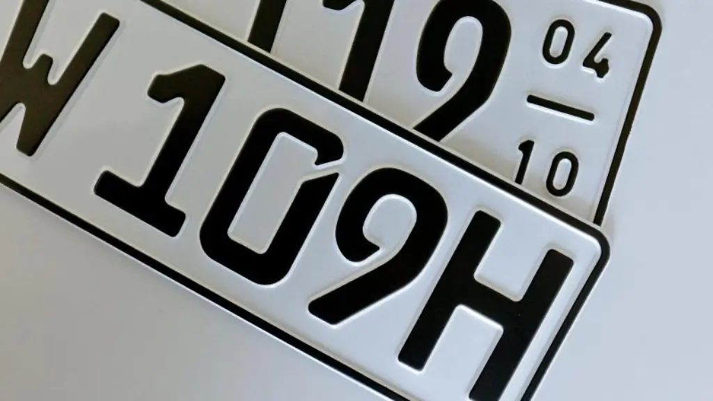 Fuer-Oldtimer-ist-die-Zulassung-per-H-Kennzeichen-die-guenstigste-Loesung-allerdings-auch-schwer-zu-bekommen-Das-Saisonkennzeichen-ist-fuer-viele-Klassiker-daher-die-bessere-Alternative