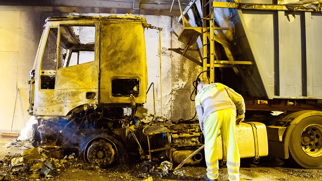 deaa8de4b0b62f5a7ade9b4b07b2e768