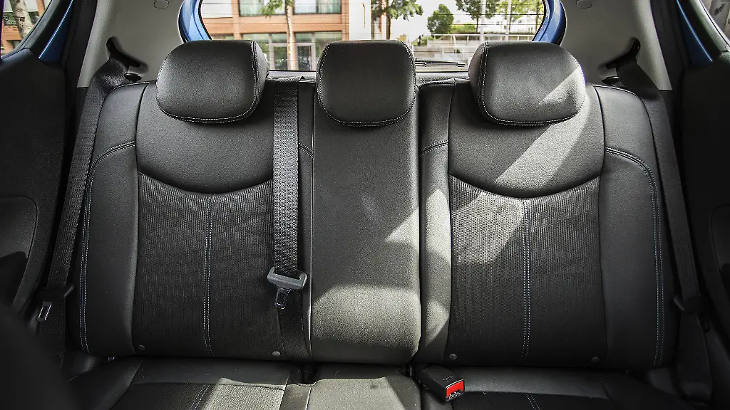 d4b198172081ef56593d185ed0a03ec7