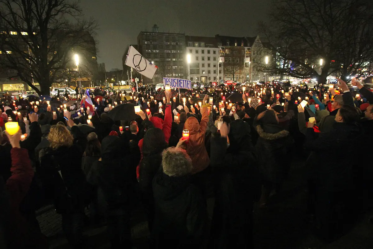 eca1ccbc5df9340d1b2085c0d6c3e81b