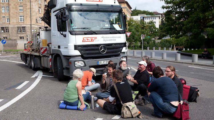 Immer weniger Demonstranten bieten dem Bau des Bahnhofs in Stuttgart die Stirn.