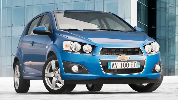 Markante Scheinwerfer sorgen für Widererkennung: der neue Chevrolet Aveo.