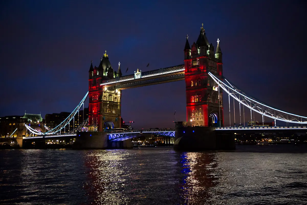 Tower-Bridge-in-central-London-Britain