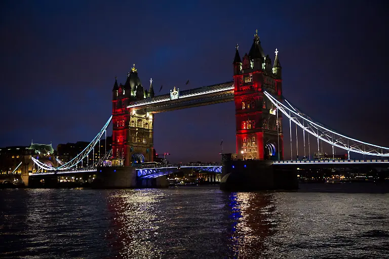 Tower-Bridge-in-central-London-Britain