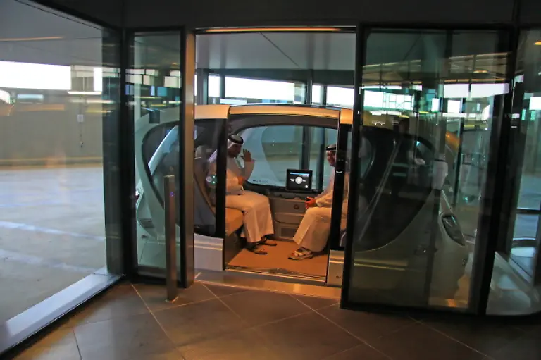 Passengers-ready-to-depart-MIST-station