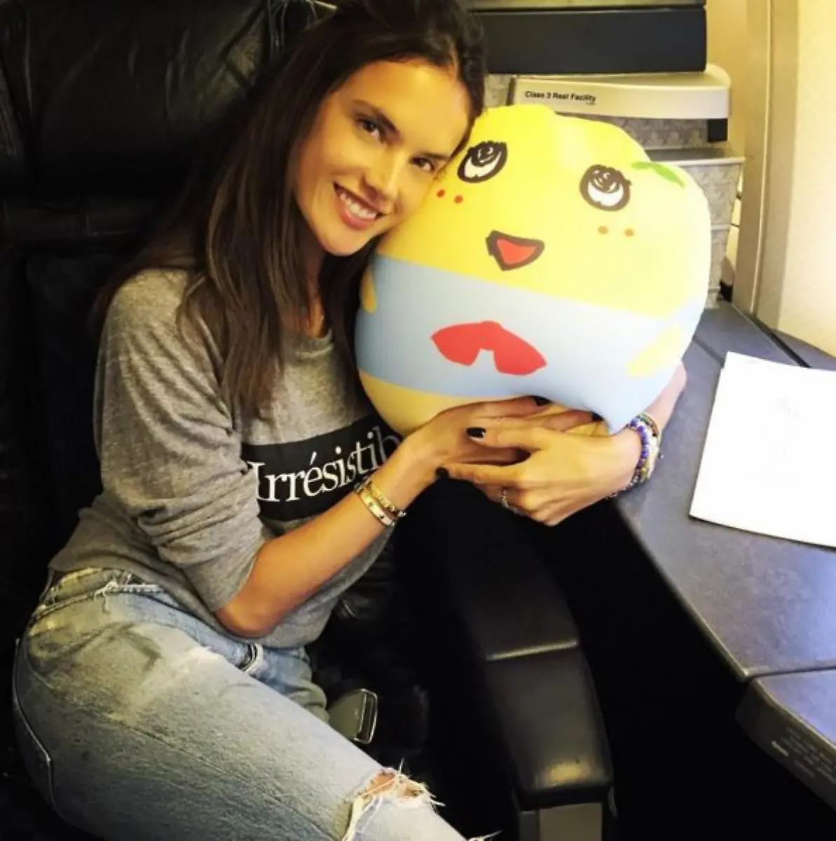 vs-alessandra-ambrosio